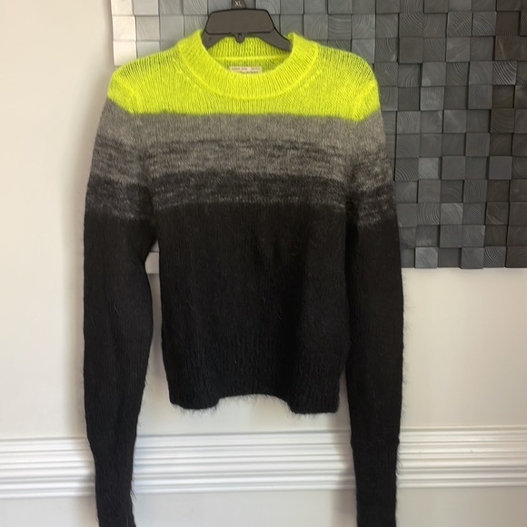 Fitted Crewneck Sweater - Picture 3 of 9